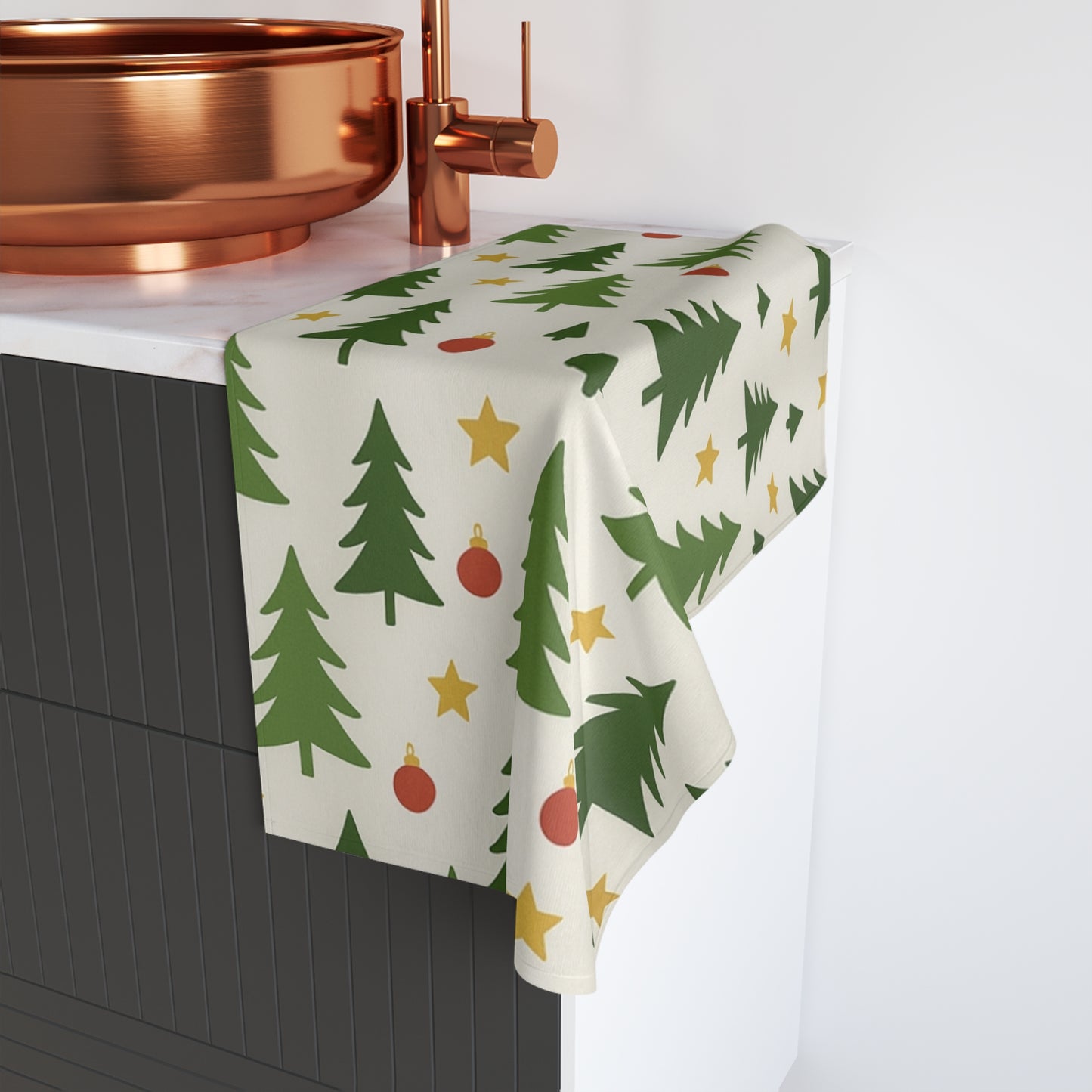 Christmas Tree Pattern Hand Towel — Festive Pine & Ornament Kitchen Towel
